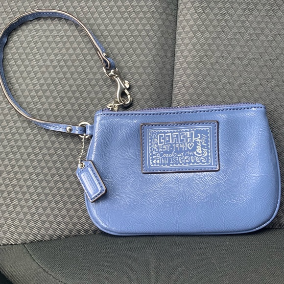 Coach Handbags - Coach wristlet